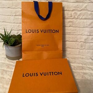 ✨Like New Bundle Louis Vuitton Box and Paper Bag